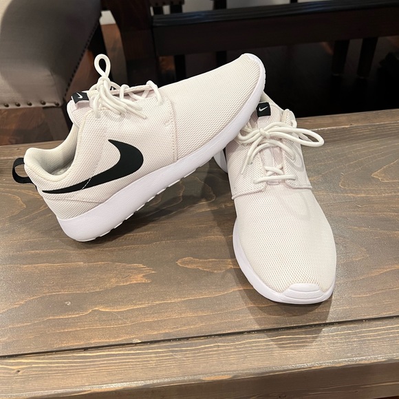 Nike Shoes - NIKE Roshe One Women’s Sneakers